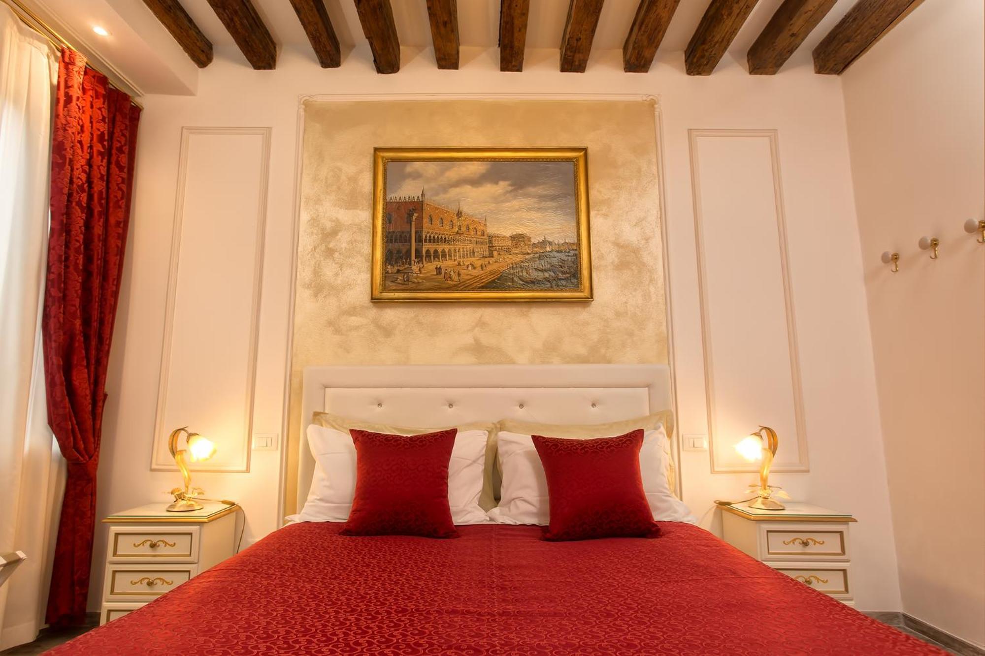 Capatron Hotel Venice Exterior photo