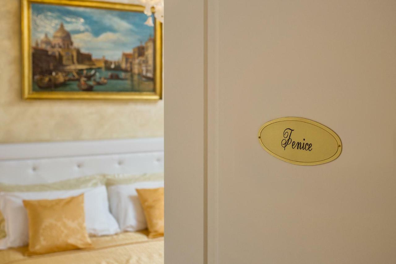 Capatron Hotel Venice Exterior photo